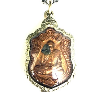 Rian Lp Sila Sirijanto B.E. 2565, Phra Tath-tempel / Good Luck Wealth Talisman / Blessed Sacred Thai Boeddha-amulet / Leuk cadeau / Zeldzaam item