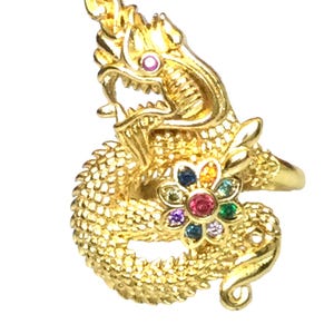 Anillo sagrado de piedra preciosa con naga bañada en oro raro / Poderoso talismán sagrado protector de la suerte / Amuleto budista tailandés bendecido / Bonitos regalos de amuleto