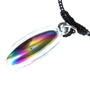 Rare pendentif magique Leklai arc-en-ciel de la montagne Umm-Krumm, pierre naturelle, puissante amulette thaïlandaise de guérison avec 1x collier de corde gratuit L426
