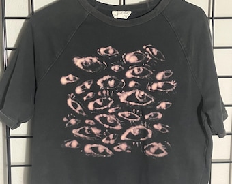 Handbemaltes, bleich gefärbtes Sweatshirt - Upcycled Kurzarm Baumwollpullover - Augen Design