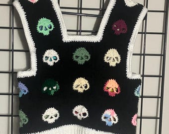 Handgefertigte Skull Sweater Weste - Mehrfarbige häkeln Grandma Square Weste - One of a Kind Kleidung