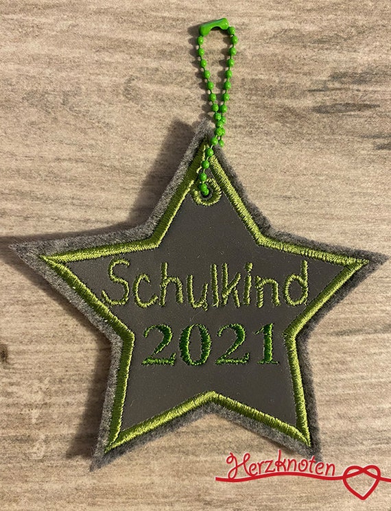 ROTH Namen Anhänger für Schultüte aus Filz mit Kette zur Einschulung Schulkind ROTH Namen Anhänger für Schultüte aus Filz mit Kette zur Einschulung Schulkind