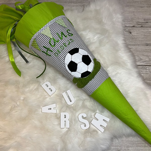 Schultüte, Zuckertüte,  Fußball, Stoff, genäht, Schulstart, Vereinsfarbe, personalisierbar, Einschulung für Jungen & Mädchen, als Kissen