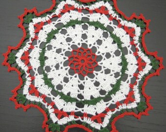 10,6 "(27 cm) gehäkeltes rundes Deckchen aus rot weiß grünem Baumwollfaden für Weihnachten Neujahr Bauernhaus & alltägliche Wohnkultur, 1086