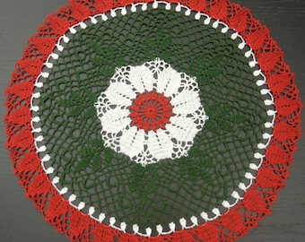 46 cm, Hand gehäkeltes Deckchen, Häkeldeckchen: Rot, Weiß, Grün, Weihnachten, Noel, Yule, Feiertage, Winter, Neujahr, ogrc, #574