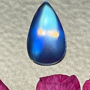 5.6CT, 15.3x9.9x5.9MM, Flashy Rainbow moonstone,AAA quality,Pear shaped Rainbow Moonstone Cabochon, Loose moonstone gemstone for jewelry