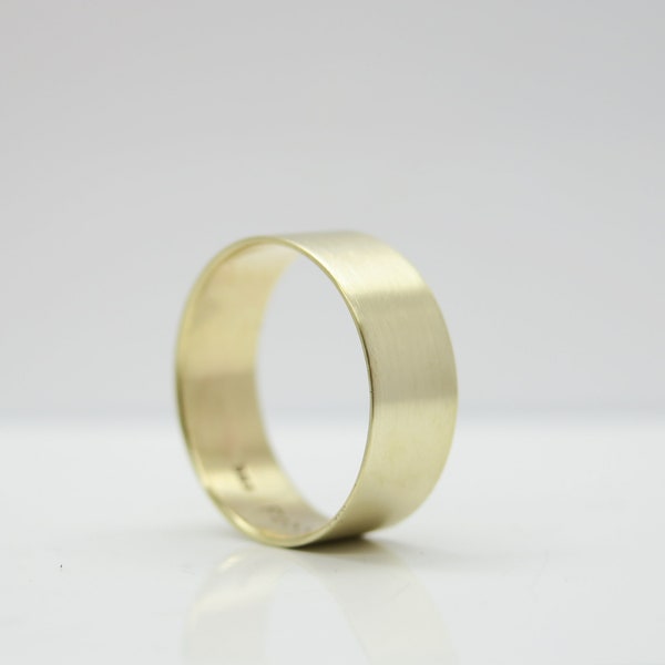 Wide 8K gold ring...333 yellow gold ring from Pebbles-Schmuckdesign