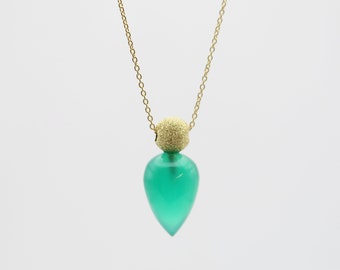 Delicate gold chain made of 750 gold with satin ball & green onyx pendulum