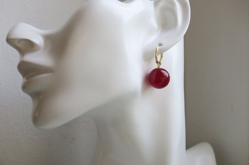 Wechselschmuck für Ohrhaken/Creolen/Ohrbügel, Bernstein Einhänger , leuchtend rote Kugeln 585/14K Gelbgold von Pebbles-Schmuckdesign Bild 2