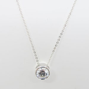 Diamond delicate necklace with pendant zirconia in 375/9k white gold image 3