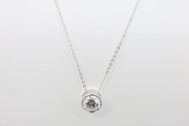 Diamond delicate necklace with pendant zirconia in 375/9k white gold image 3