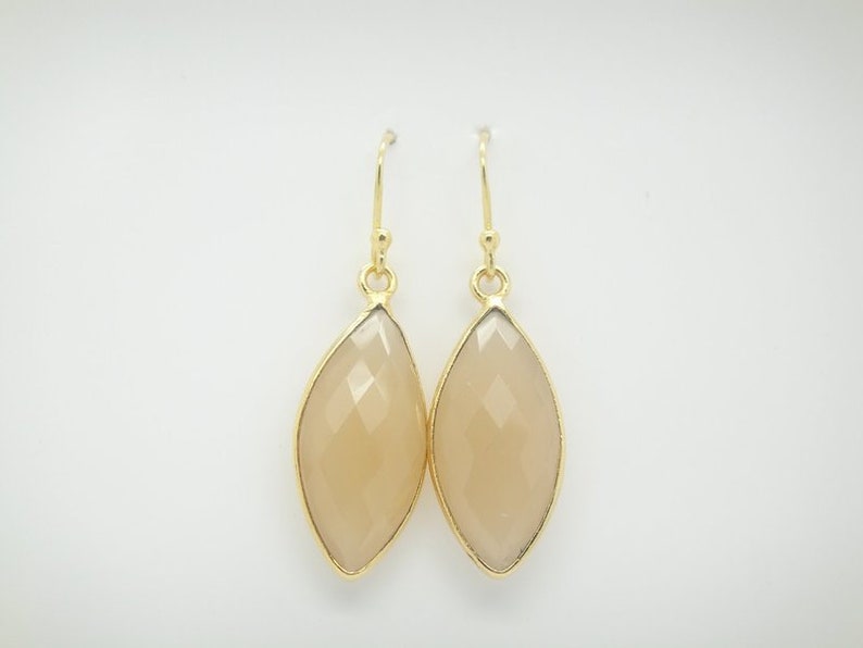 PUR & elegant chalcedony... nude in 925 gold plated image 4