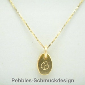 Zilveren ketting met hanger gravering/gewenste letter zilver, goud