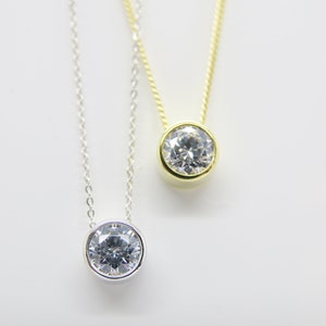 Diamond delicate necklace with pendant zirconia in 375/9k white gold image 5