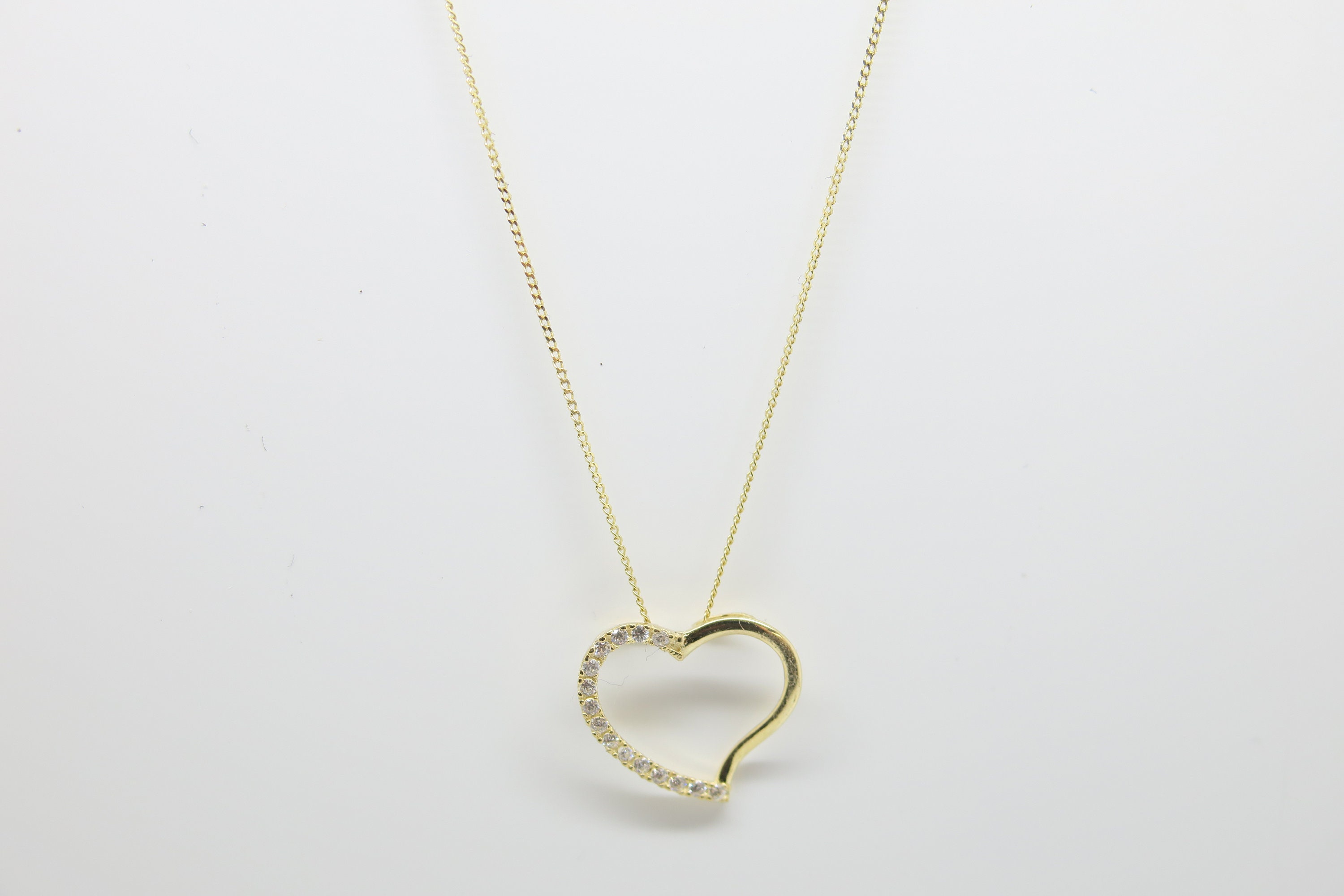 With heart:-) Very delicate gold chain 9k with sparkling pendant heart diamond, zirconia 375 9K gold