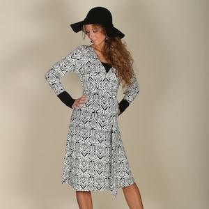Maternity dress breastfeeding dress swl black and white