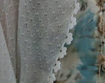 delicate stole with flower edge