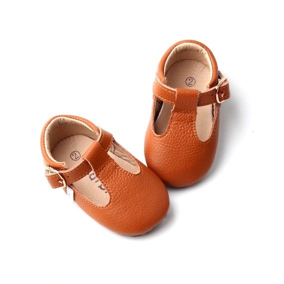 tan t bar baby shoes