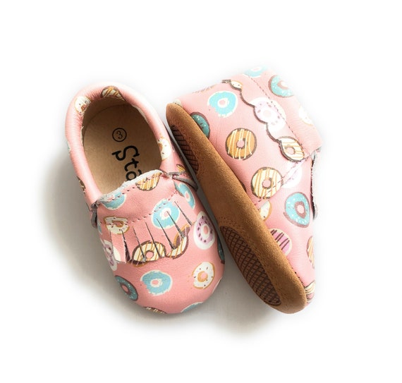 Donuts Baby Moccasins, Starbie's Anti-Slip baby moccasins, baby shoes, Donuts moccasins, baby moccasins donuts prints, Pink baby moccasins