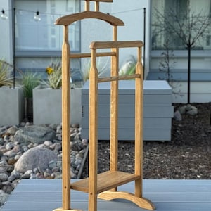 Oak wooden valet, oak suit stand, solid wood suit rack, oak valet, modern suit rack, wardrobe stand, oak clothes rack