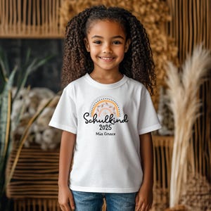 Personalisierte Kinder T-Shirt Einschulung 2025 mit Regenbogen Motiv – Schulstart Geschenk Schulkind Shirt 2025