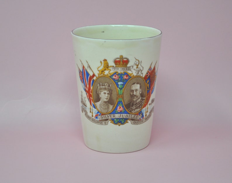 Vintage British Royal Family Coronation mug of King George V /& Queen Mary 1910-1935