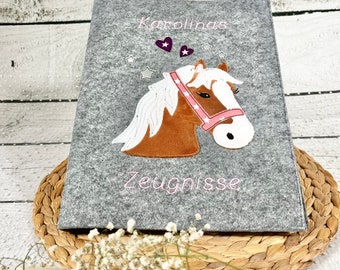 Girls' certificate folder horse Lulu can be personalized with the child's name