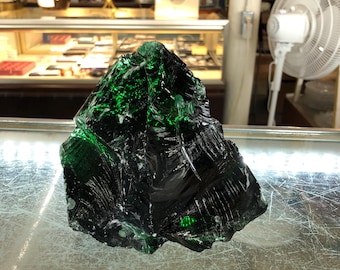 Small Emerald Green 2.75# Aquarium Rock Slag Glass Cullet Sorcerer Stone Landscaping Sun Catcher Garden Art Pool FREE SHIP