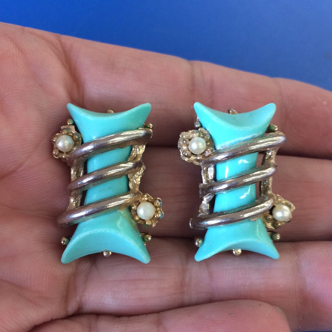 Vintage Earrings, Vintage Jewelry, Clip on Earrings, Vintage Clip On, Mid Century, Vintage
