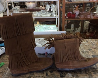 Old Stock, Minnetonka Moccasins, Women's Moccasins, Leather Moccasins, Fringe, Brown Leather, Size 6, Unworn, Leather Boots, FREE SHIP