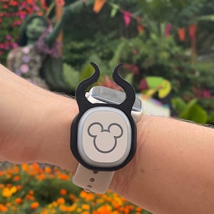 MagicBand+ Puck Holder -  Maleficent - 3D Printed Disney Inspired Accessories
