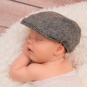 Hochwertige Schiebermütze für Babys und Kinder, handgefertigte Tweedmütze z.B. für Neugeborenenfotografie Bild 1