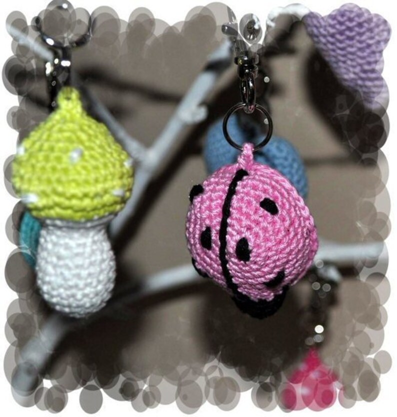 E-book crochet pattern pendant lucky charm image 3