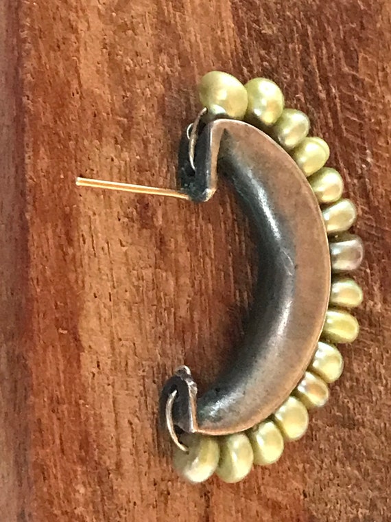 Handcrafted silver sea pearl pierced earrings hal… - image 4