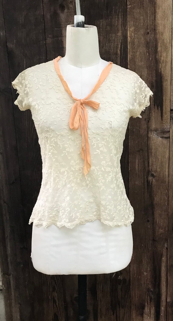 Antique Embroidered Cream Colored Lace Top With P… - image 5