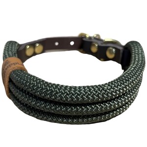 Hundehalsband, ab 25 cm Halsumfang verstellbar, oliv, braun, Leder und Schnalle