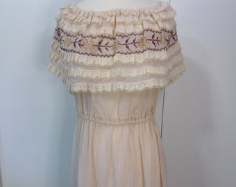 Vintage Handmade Tan Mexican Embroidery and Lace Dress Size XS S-M