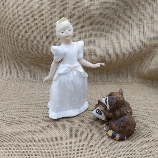 Daisa Blonde Girl Figurine, Made in Spain, Bisque Porcelain, Golden Memories, Girl in Cinderella White Gown with Tiara, Lladro