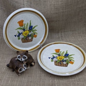 Mikasa Stone Manor Salad Plates (Set of 2): Garden Bouquet Stoneware