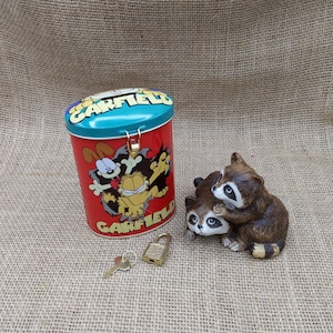 Vintage Garfield Metal Coin Bank with Lock & Key - 1999 Paws