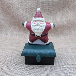 Porte-bas de Noël Père Noël étoilé en fonte peinte Fabriqué à Taïwan