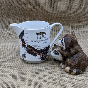 Prince Edward Island Souvenir Milchkännchen, Made in England, Lord Nelson Pottery, Prince Edward Island Tartan Karte Flagge Blume