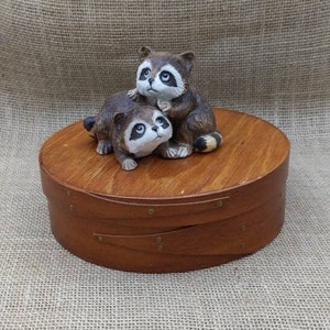 Vintage Round Shaker Box with Lid: Stained Wood Storage
