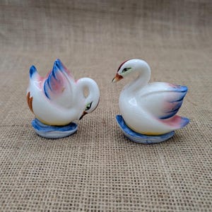 Vintage Swan Salt and Pepper Shakers: Mating Pair, Made in Japan