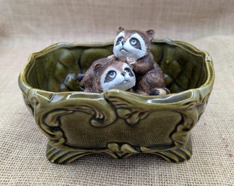 Vintage Green Ceramic Footed Planter: Gloss Olive Glaze, Indoor Floral Container