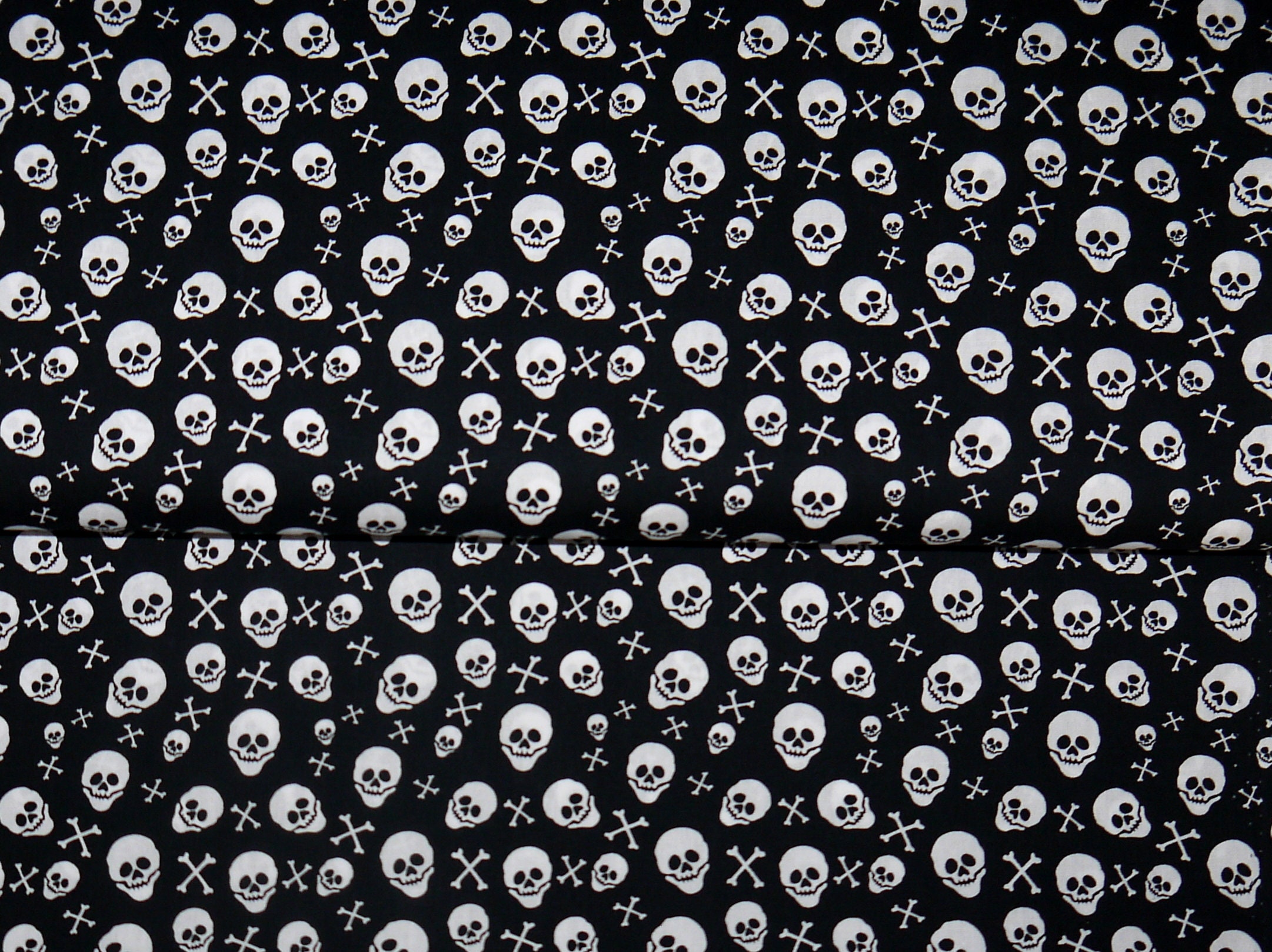 798euro/meter Cotton Skulls Bone Black White Skull Fabric picture photo