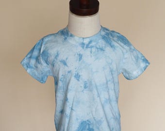 Kids tshirt, natural dye clothes, indigo tshirt, blue tshirt, tie dye tshirt, indigo clothes, baby clothes, indigo tie dye, handmade clothes