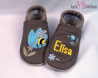 Crawling shoes, leather slippers, bee in flower, name, customizable