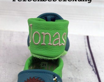 Heel embroidery for leather dolls, crawling dolls