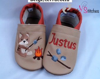 Crawling shoes, leather slippers, cat with marshmallow, name, customizable